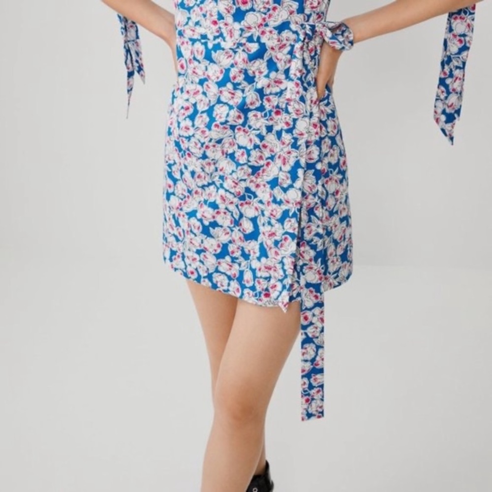 Zara Mini Wrap dress size Small